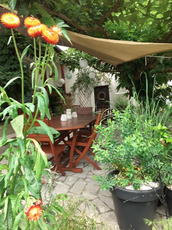 Au Bosquet: Tranquil Retreat with Breakfast Near Town Center Bed & Breakfast Salies-de-Bearn Exterior photo